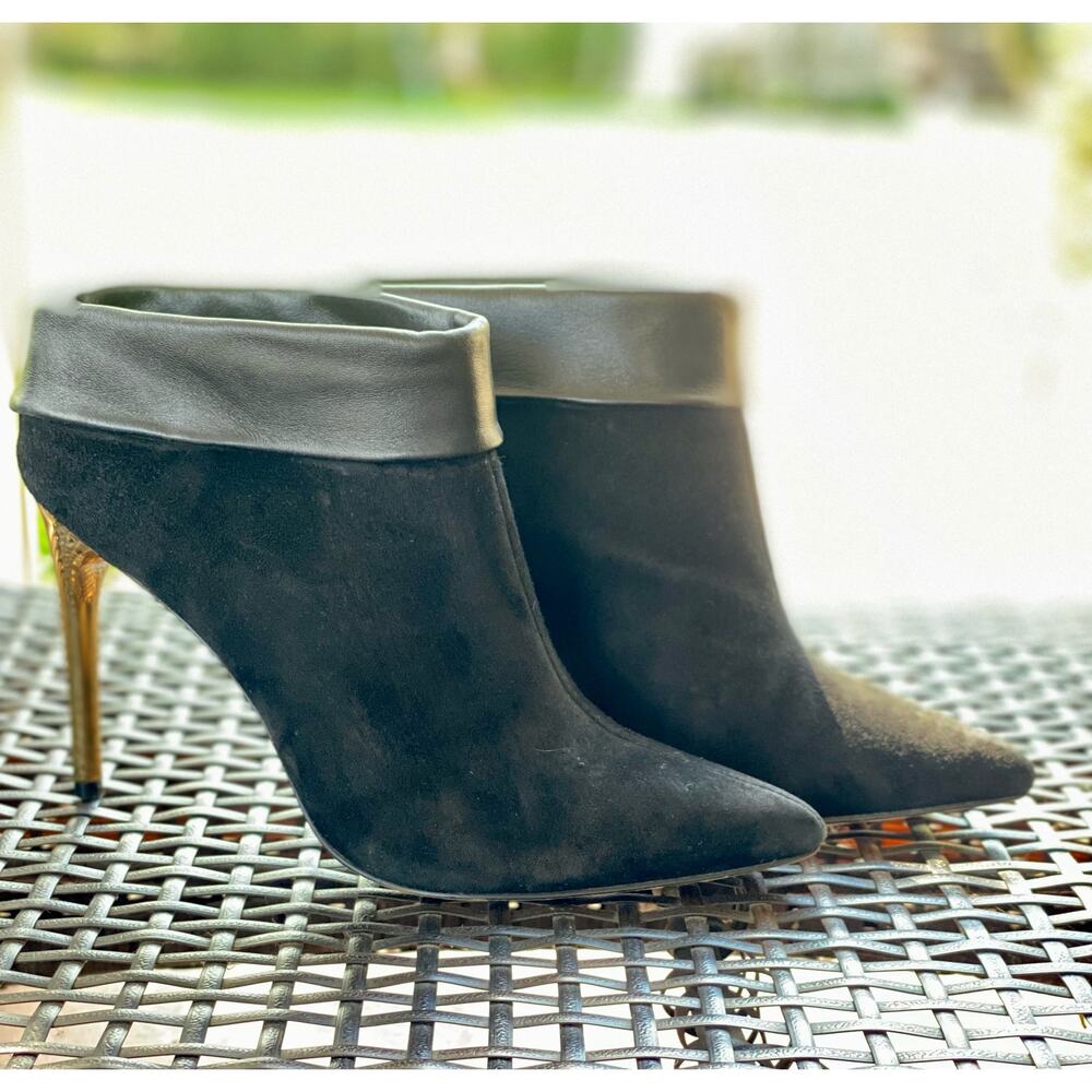Calvin Klein Women’s Ankle Bootie Stiletto Gold Heel Sz 8.5 Black Suede Leather